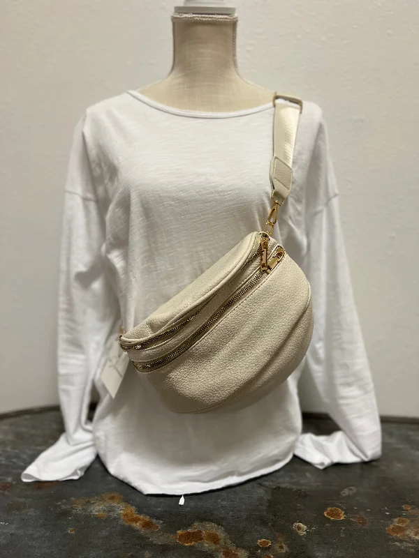 Savvy Crossbody Purse